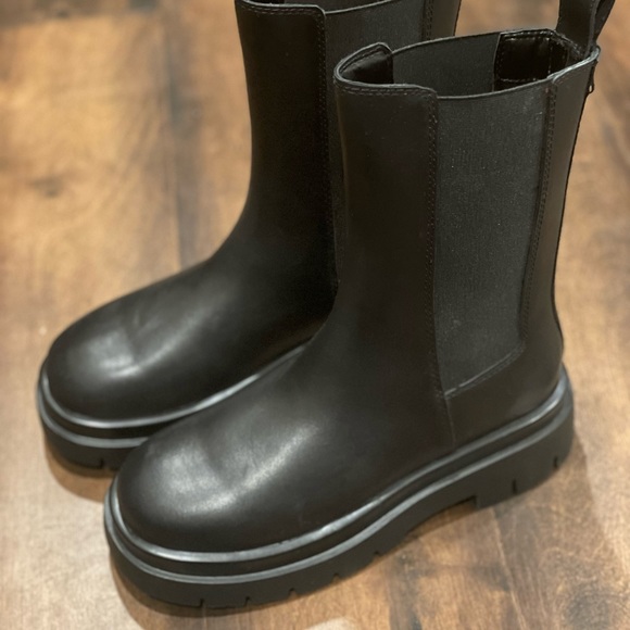 ALDO Maple Lug sole boots NWOT